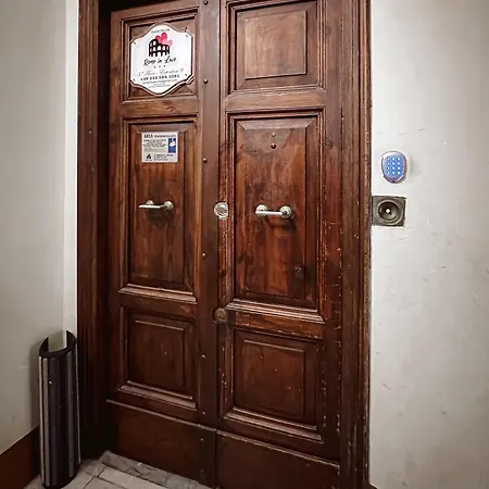 Rome In Love B&B - Termini Train Station Bed & Breakfast